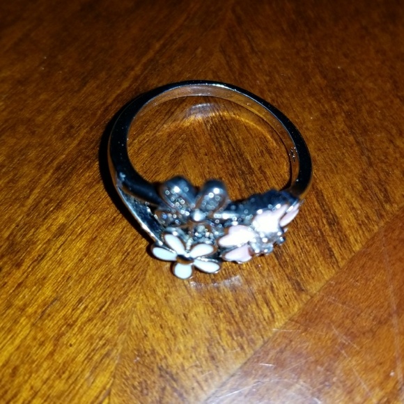 Dazzling daisy ring - Picture 2 of 4